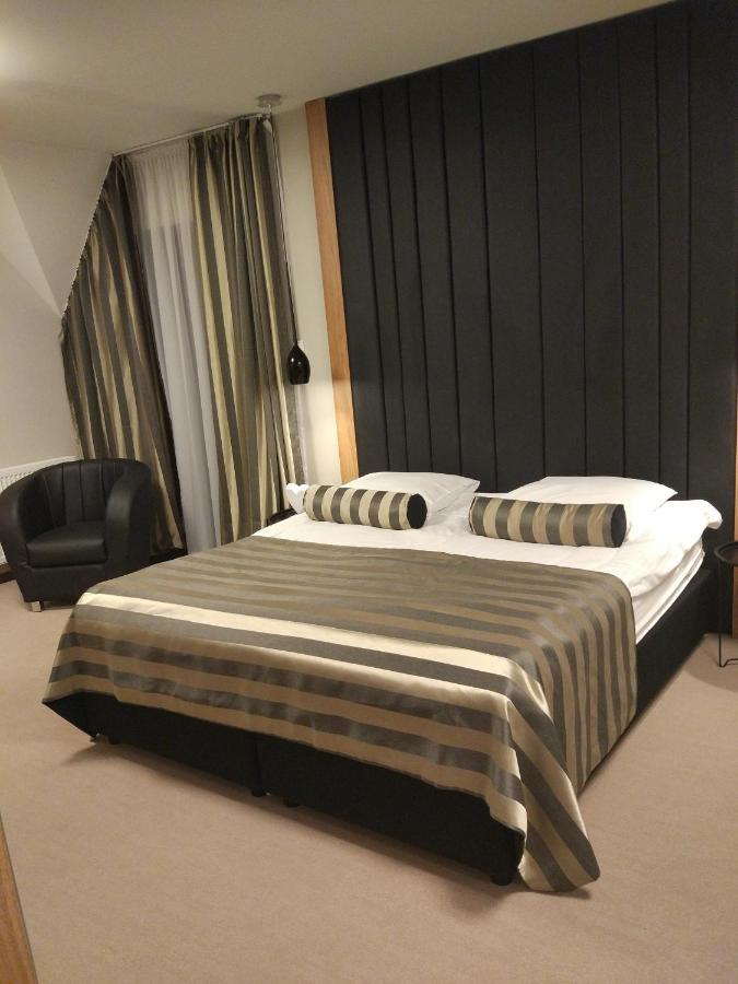Bed and Breakfast Bulwary Biznes Мелец Экстерьер фото